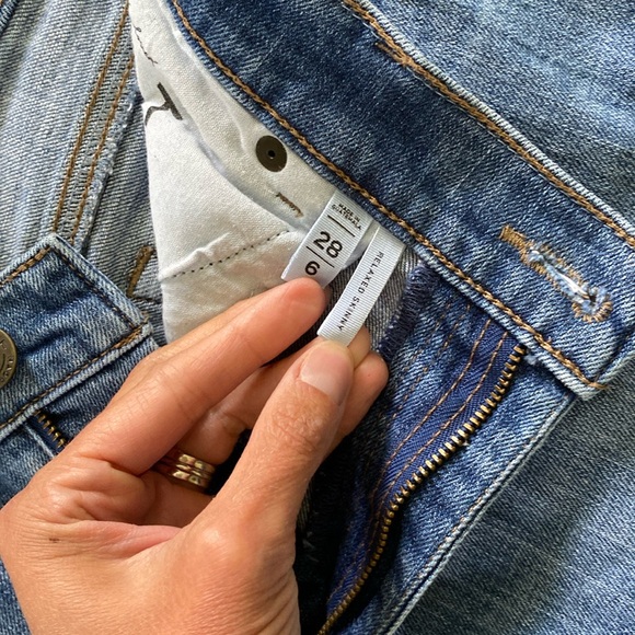 LOFT Relaxed Skinny Jeans Medium Wash Size 28 or 6 - Picture 5 of 11